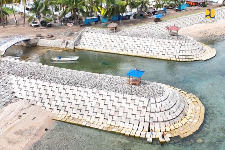Cegah Abrasi Pantai, Bangun Pengaman Pantai Gelora Sumbawa