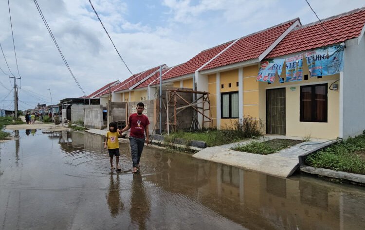 Menteri PKP Maruarar Sidak Perumahan Bersubsidi Yang Kebanjiran di Bekasi